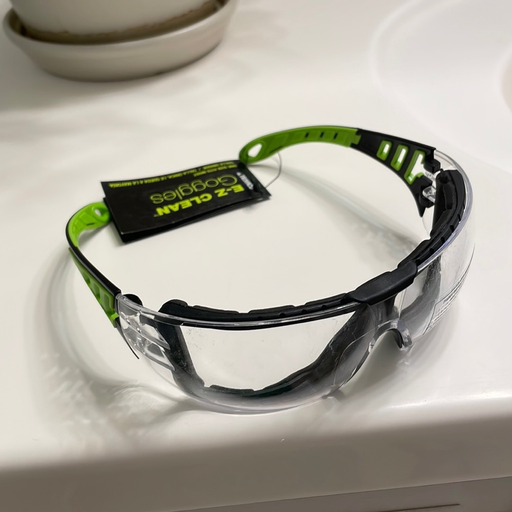 NEW ! E-Z Clean Goggles by TRIMACO